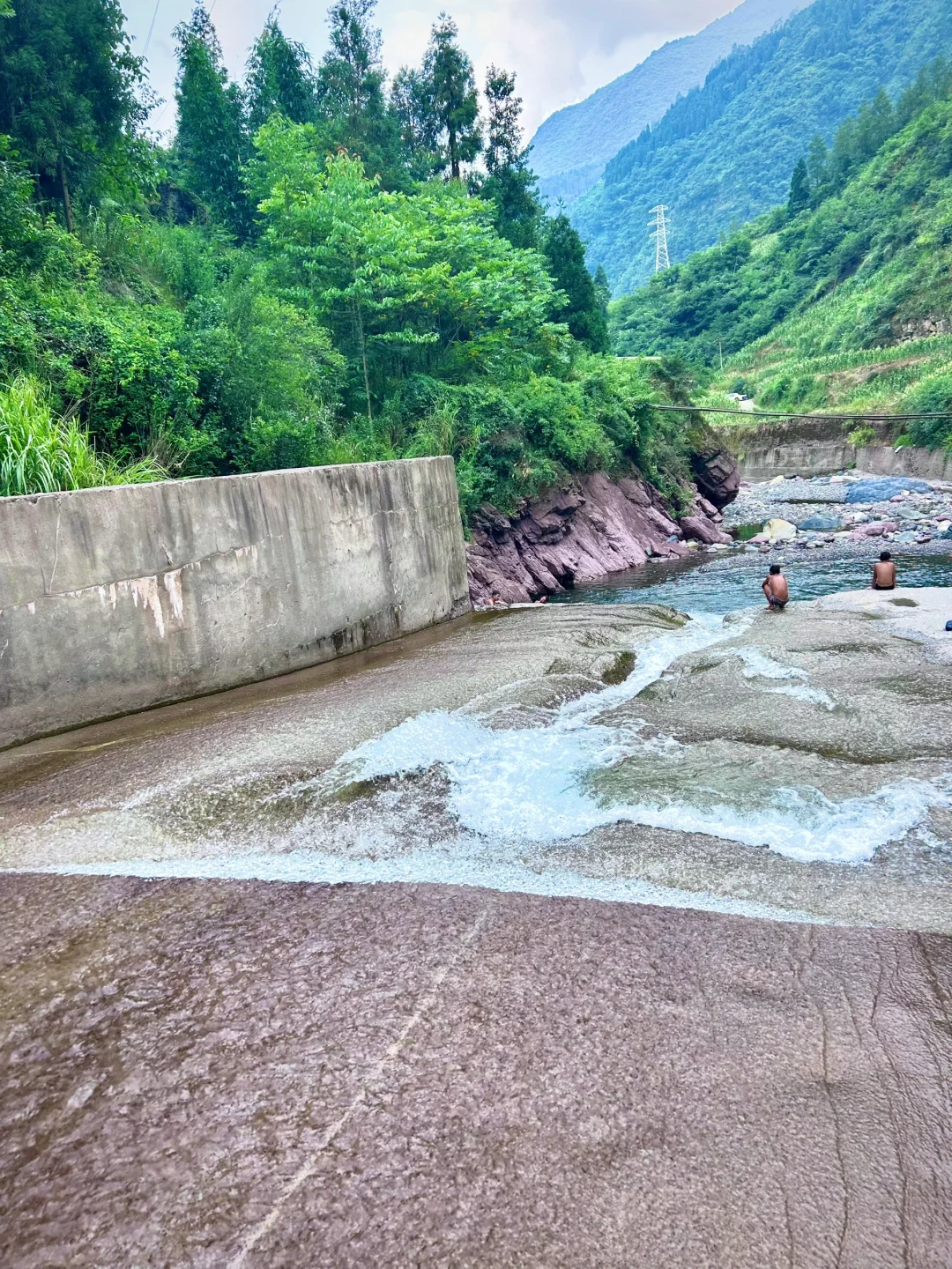 不想爬山又想凉快且绿植茂盛的地方