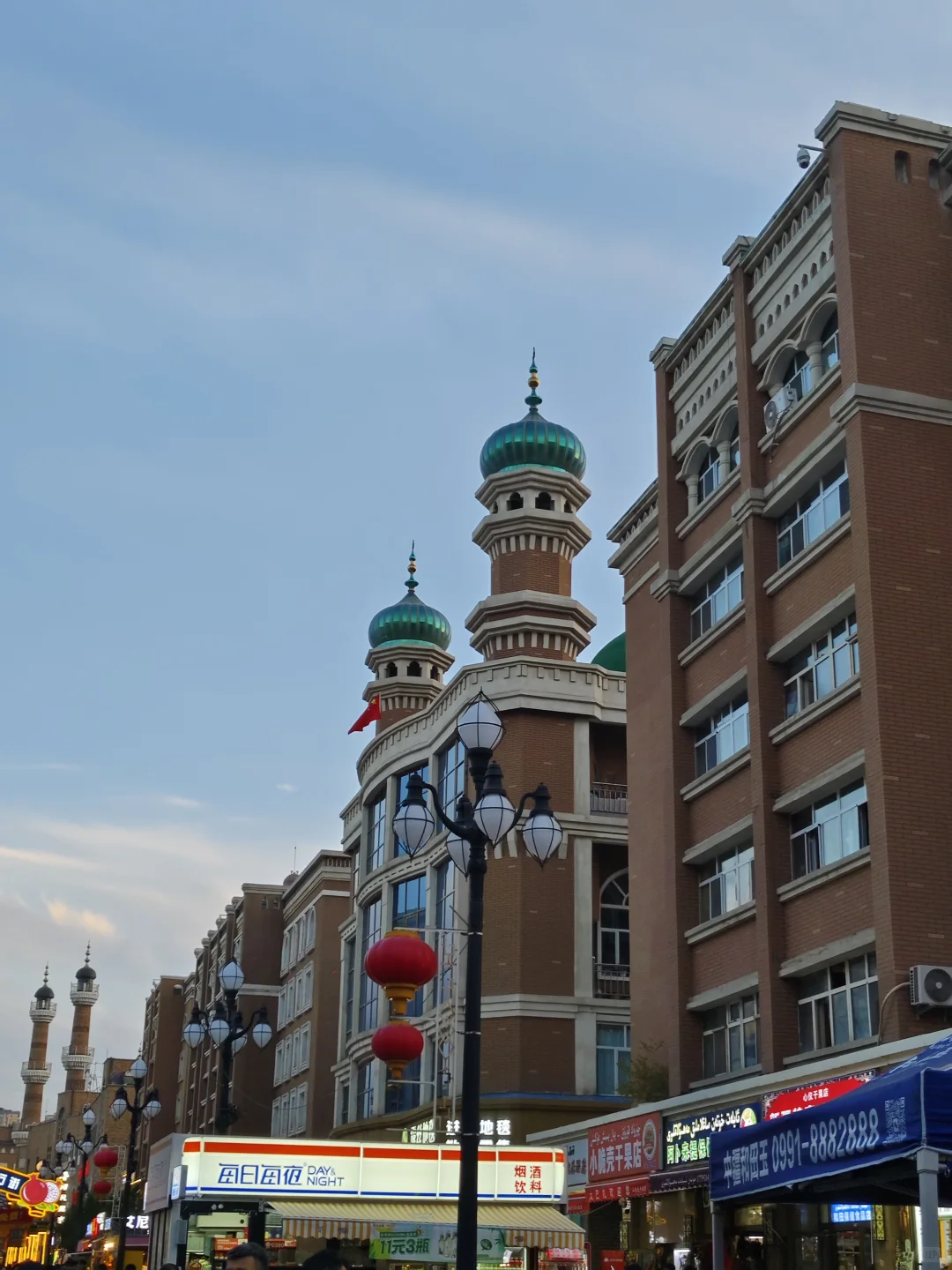 一大一小，暑假公共交通游新疆20天。