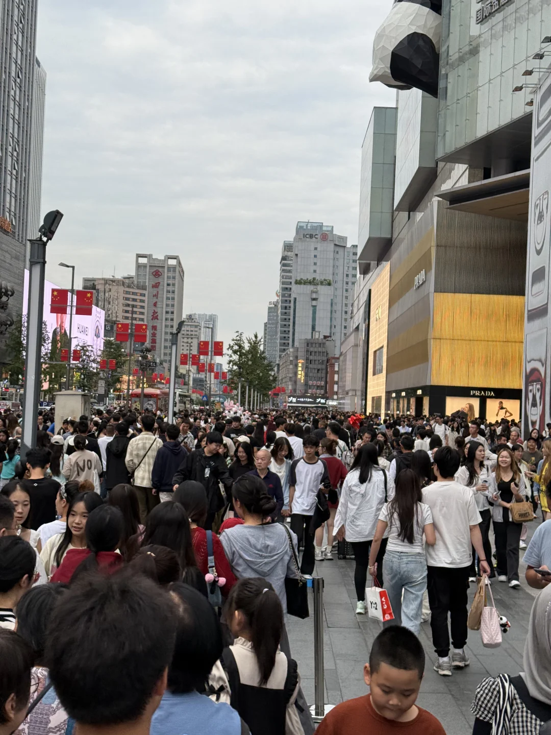 10.1成都现状！！！不要太离谱了。。。。。