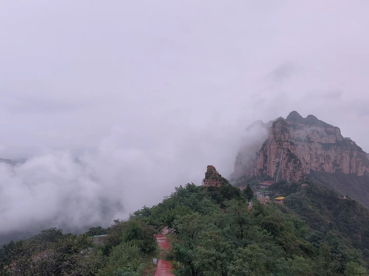 下雨天去东太行，还真赶上好景了