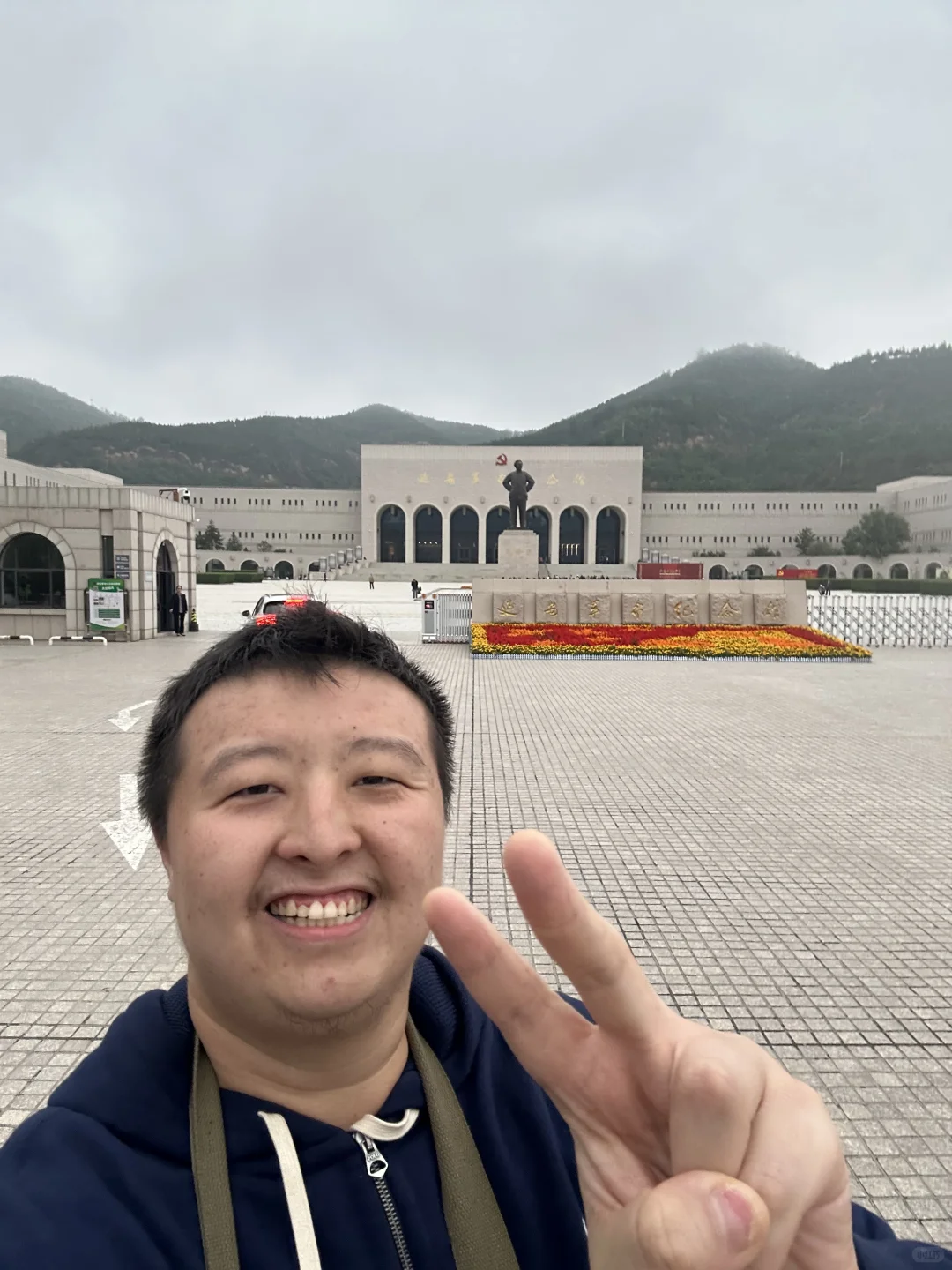 今天上午我来延安革命纪念地景区拍照了。