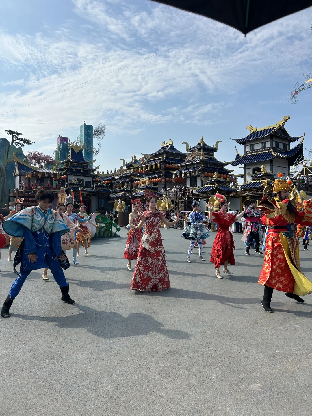 开封景区万岁山人减少啦 天气凉爽不拥挤