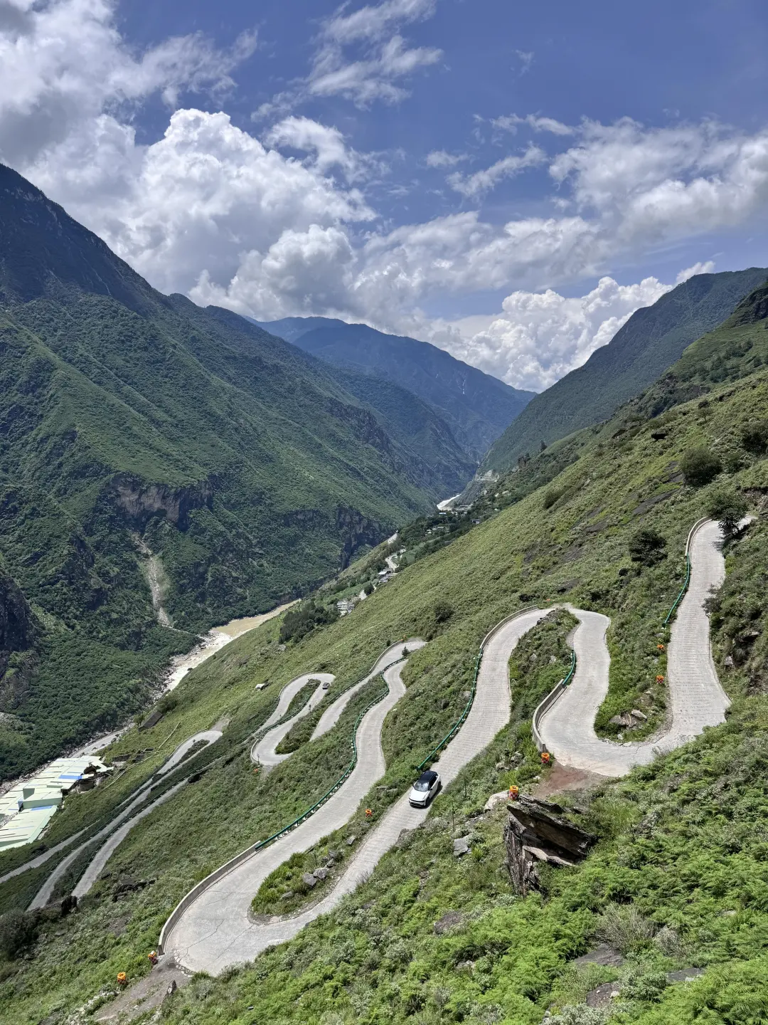 虎跳峡小白体验徒步一日游记录（大巴版）