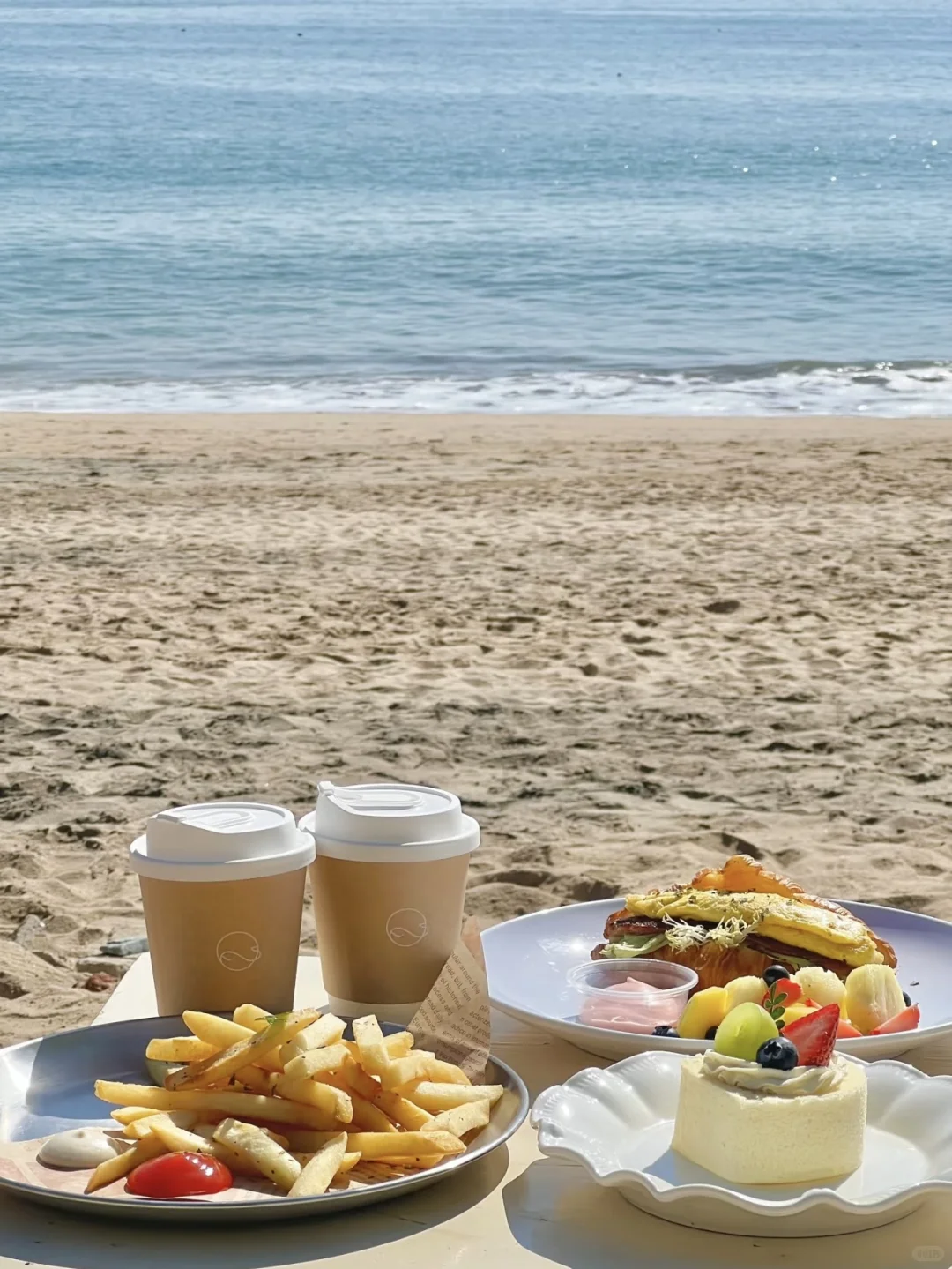 放弃三亚了，带娃去22℃的涠洲岛追鲸鱼啦~