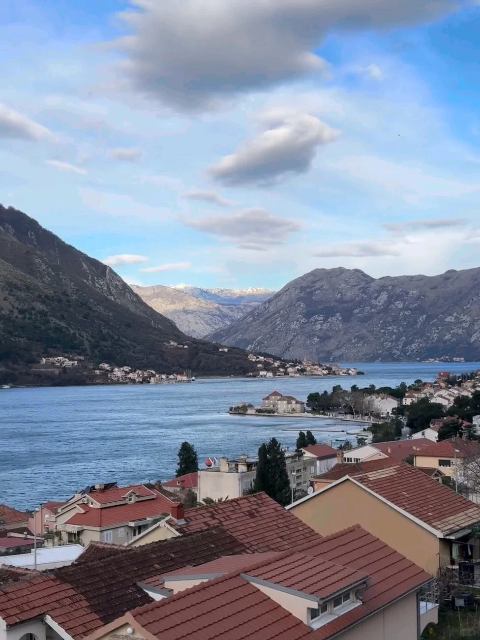 不到1w，去了黑山+波黑+塞尔维亚三国