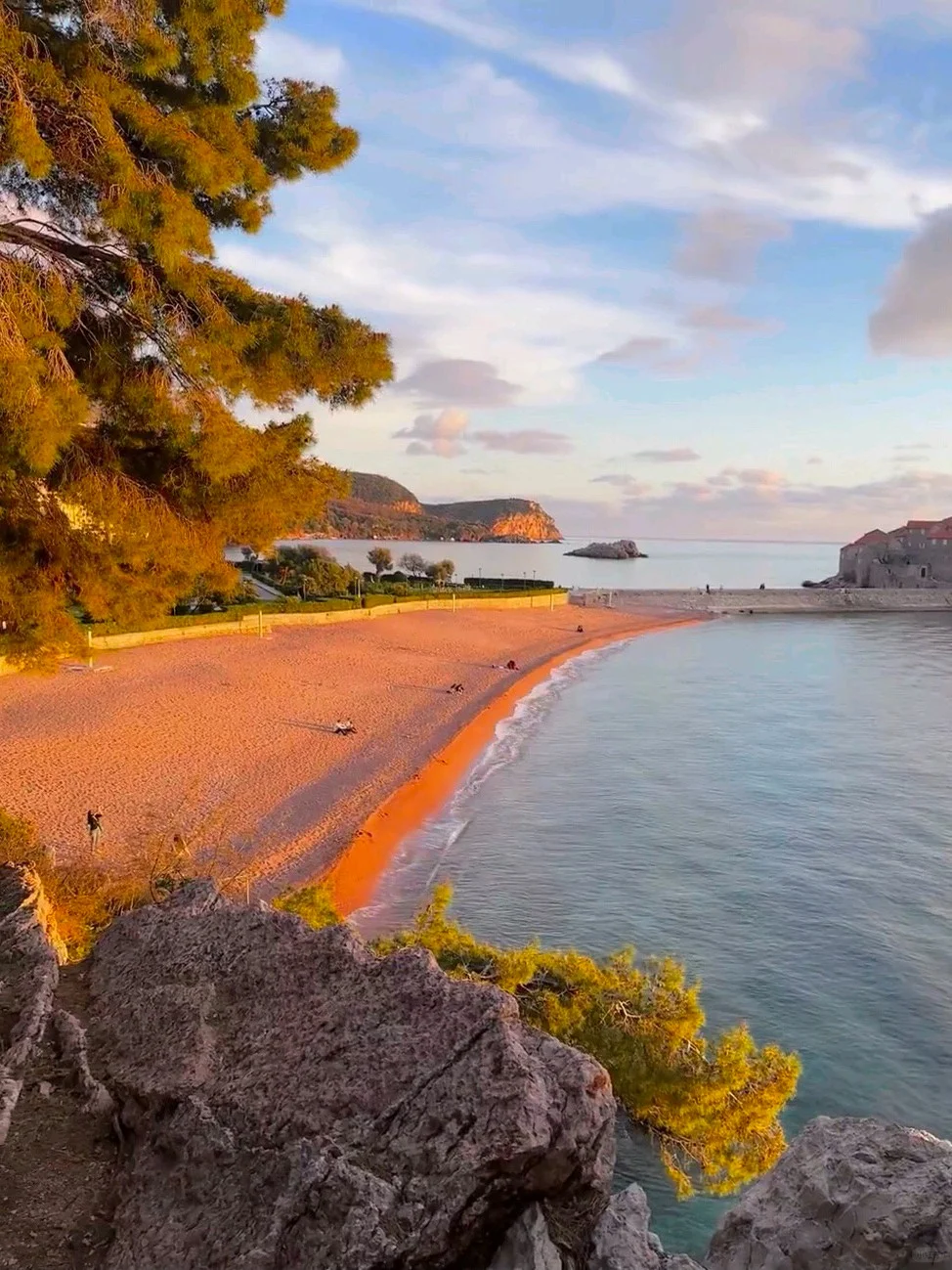 不到1w，去了黑山+波黑+塞尔维亚三国