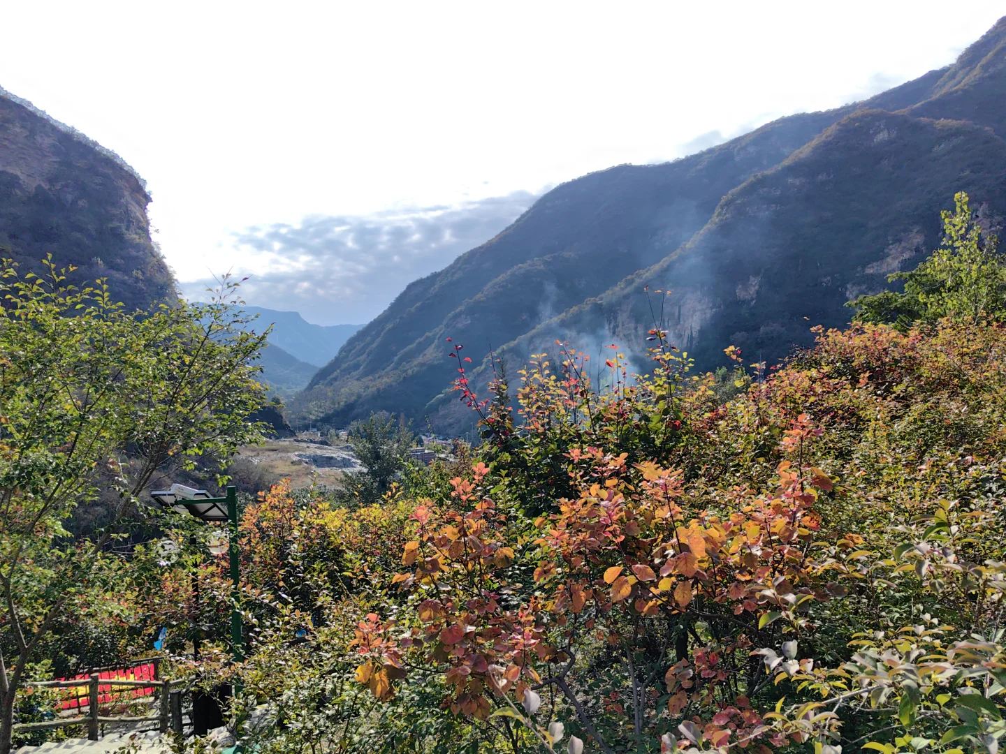 10月18日的坡峰岭红叶