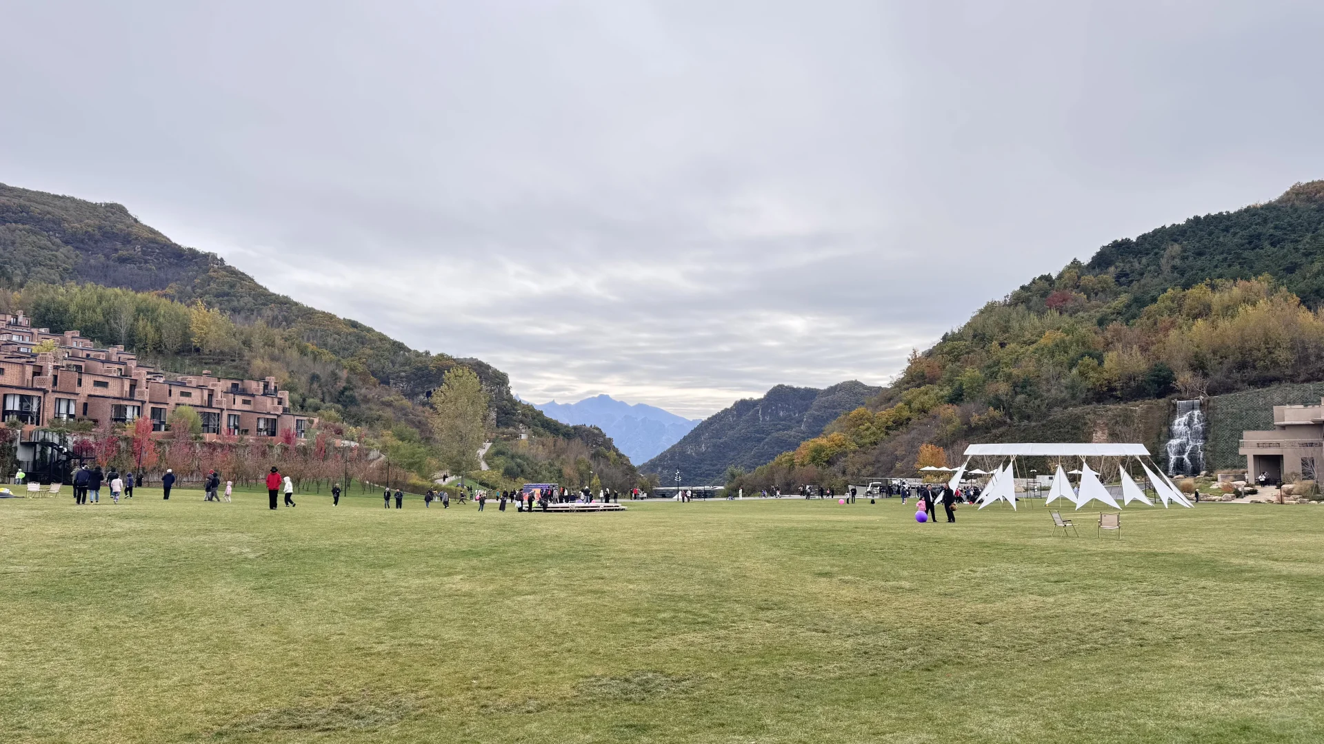 相见欢·砖红枫艳