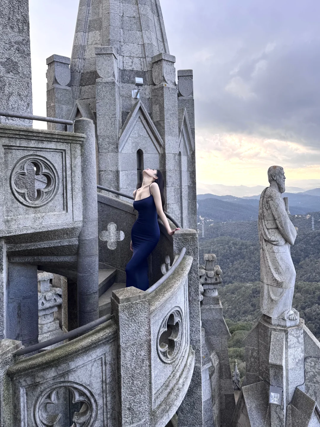 看来看去还是很喜欢这组图