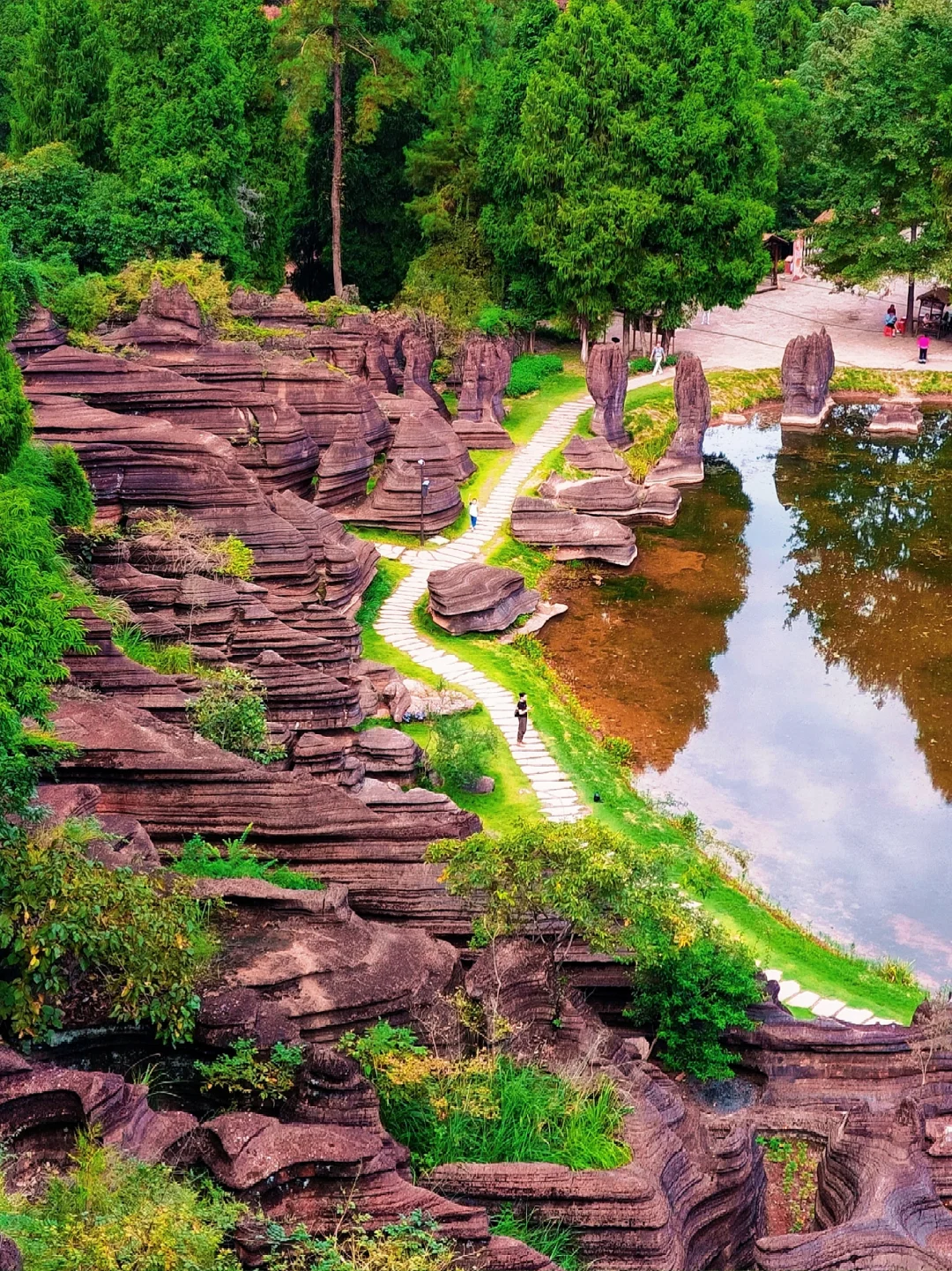 我很少用震撼来形容一个地方，但是这里……