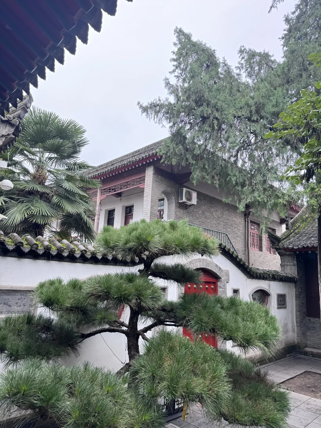 拍婚纱照都去八仙庵了？