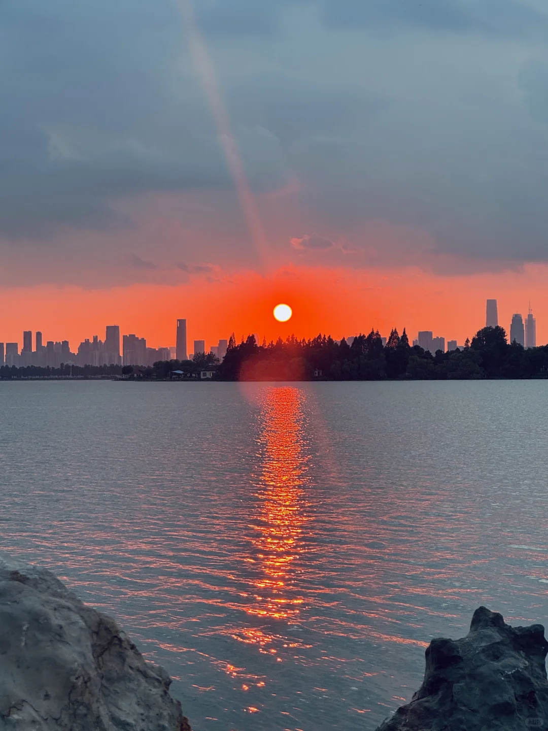 东湖最出片的还得是落雁，游玩攻略已整理