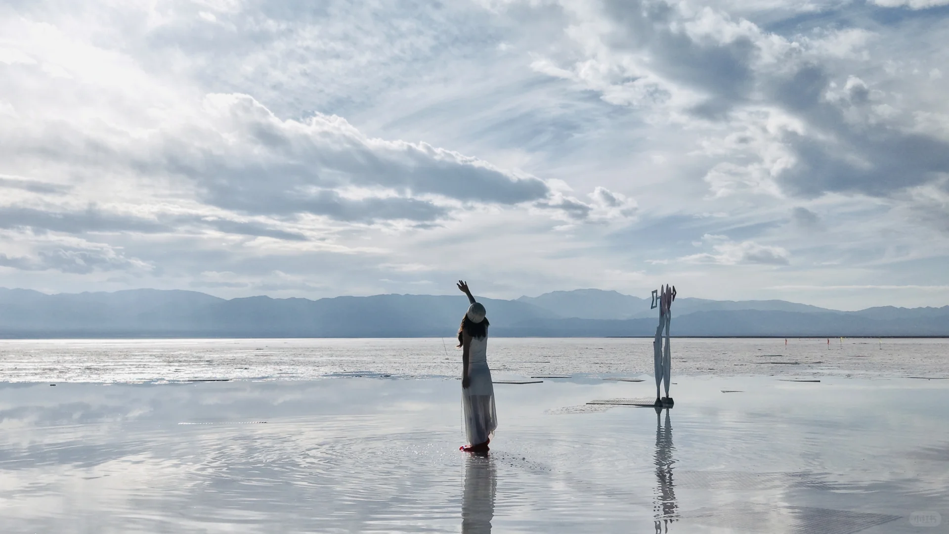 第一日，湖海与天空