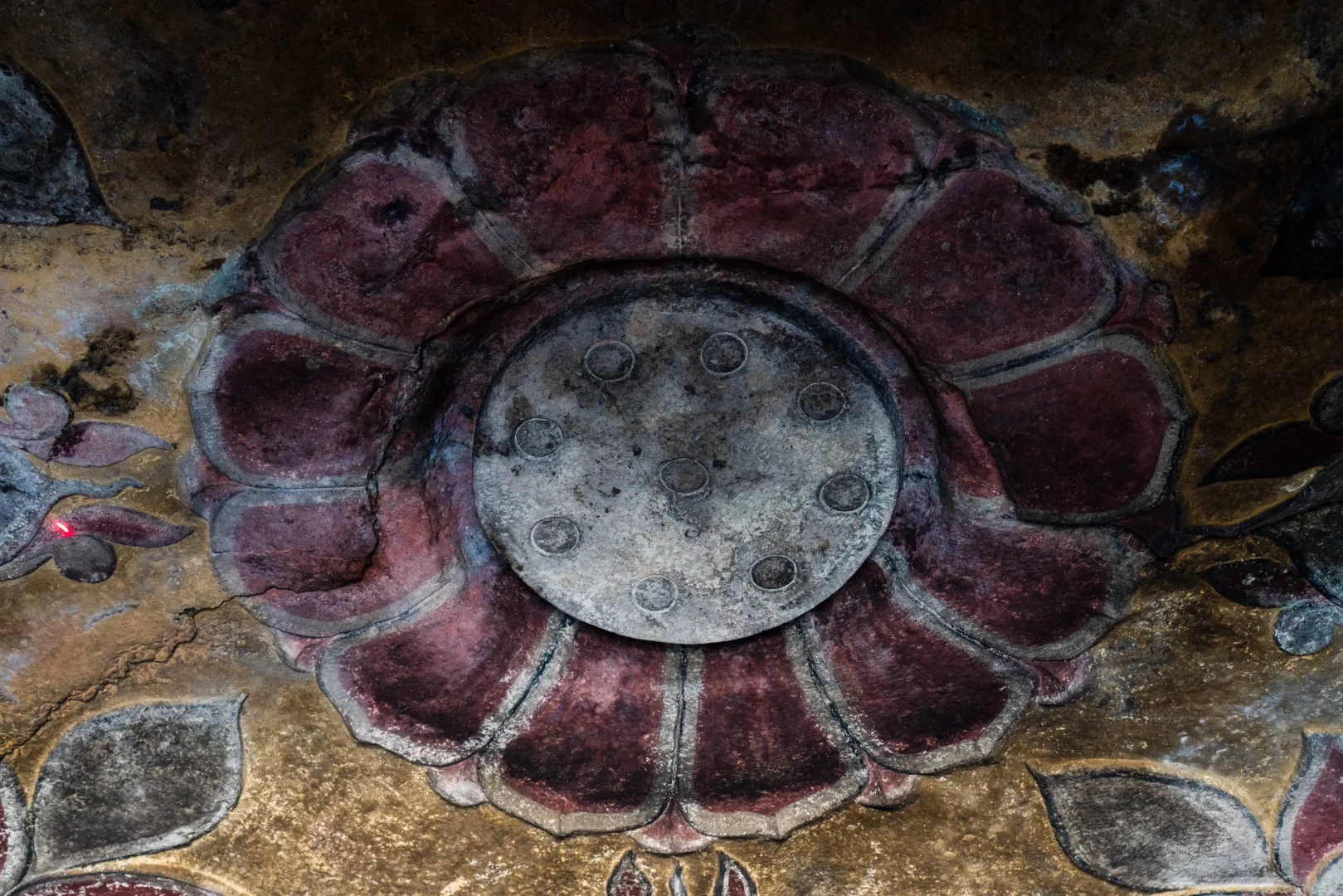 北齐的莲花在响堂山