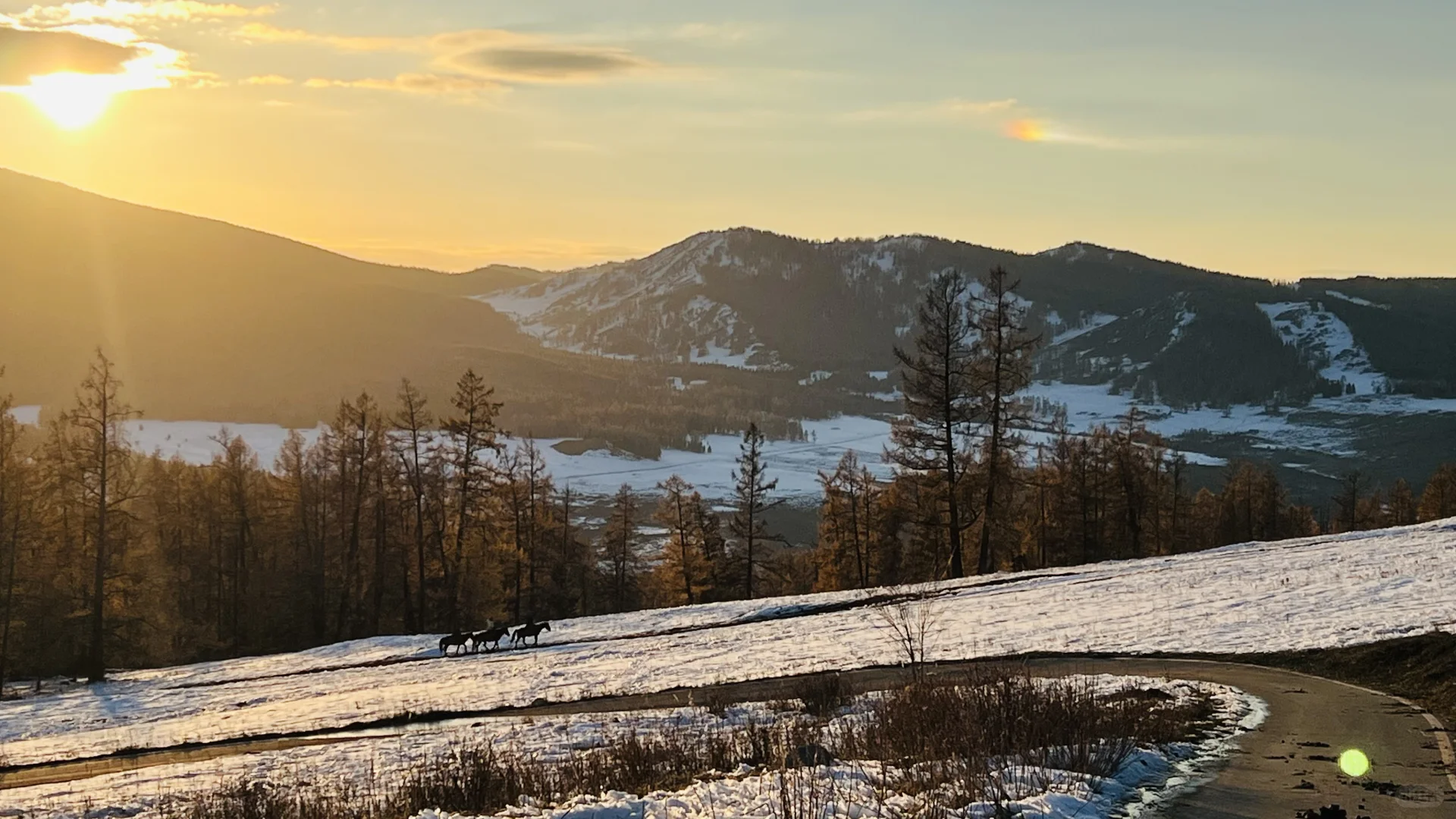 淡季的喀纳斯，人少景美，可以玩雪了