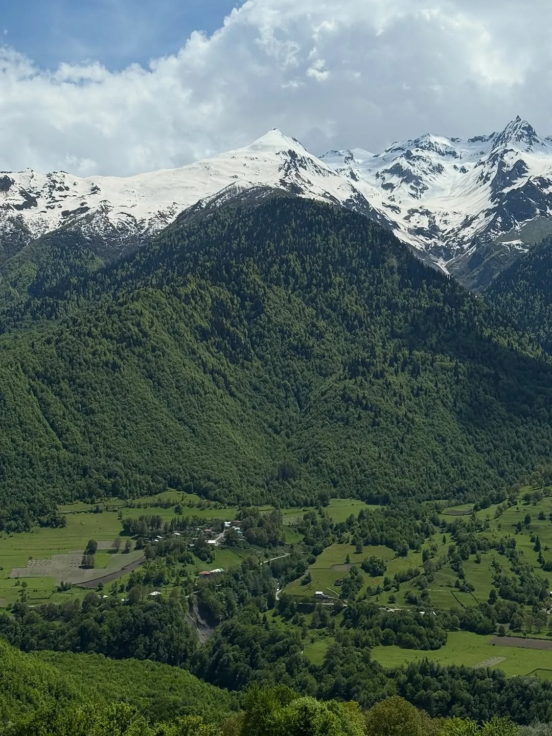 十一徒步|免签直飞格鲁吉亚，比瑞士还震撼