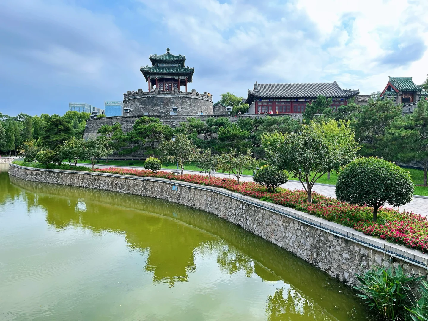 邯郸旅行:千年古都、丛台公园与学步桥