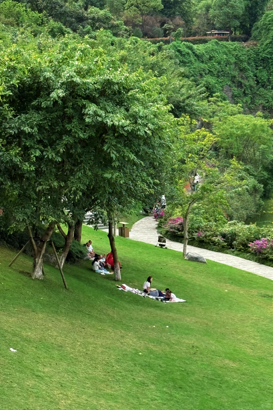 重庆版“小九寨” 渝北铜锣山矿山公园