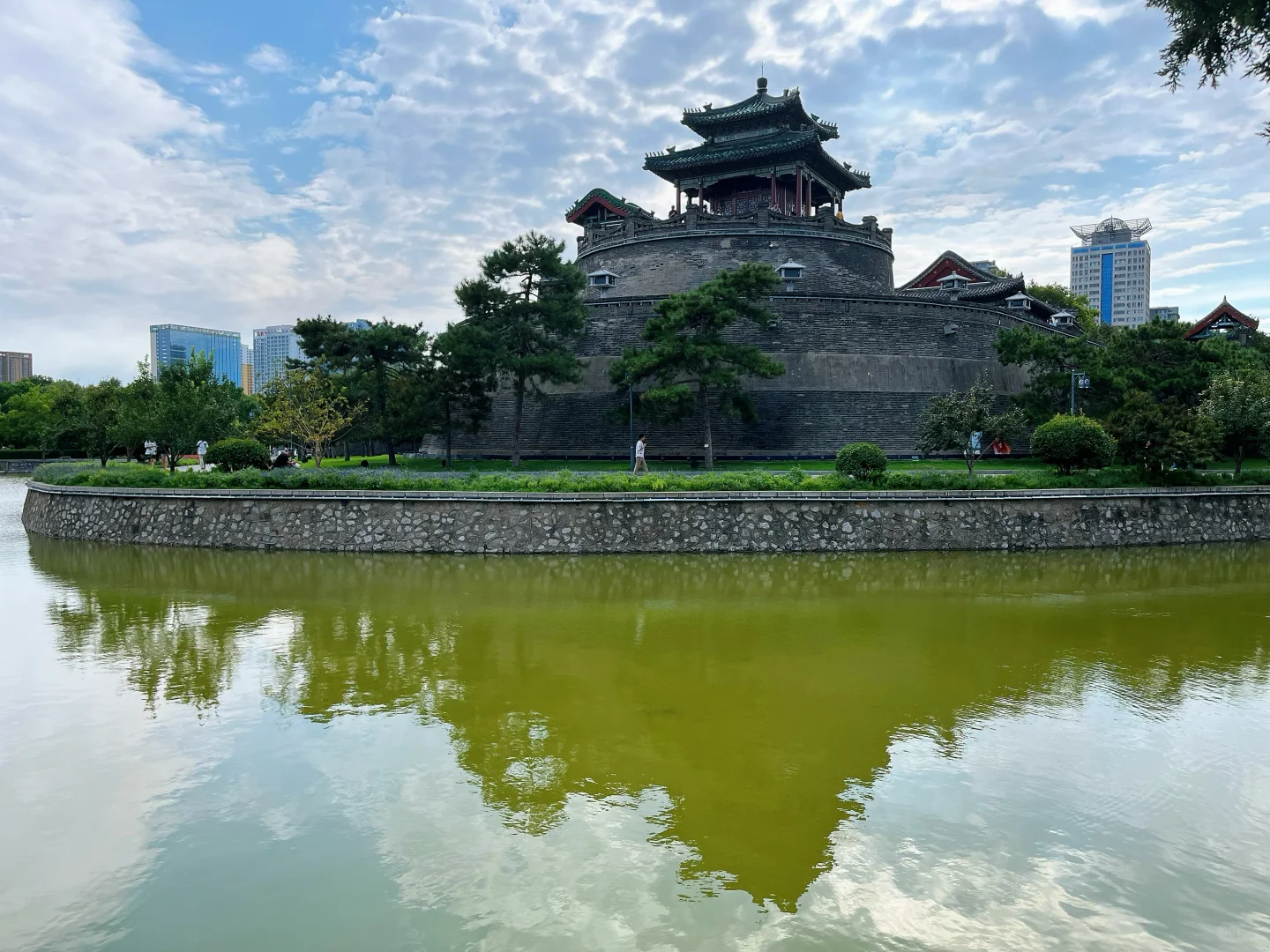 邯郸旅行:千年古都、丛台公园与学步桥