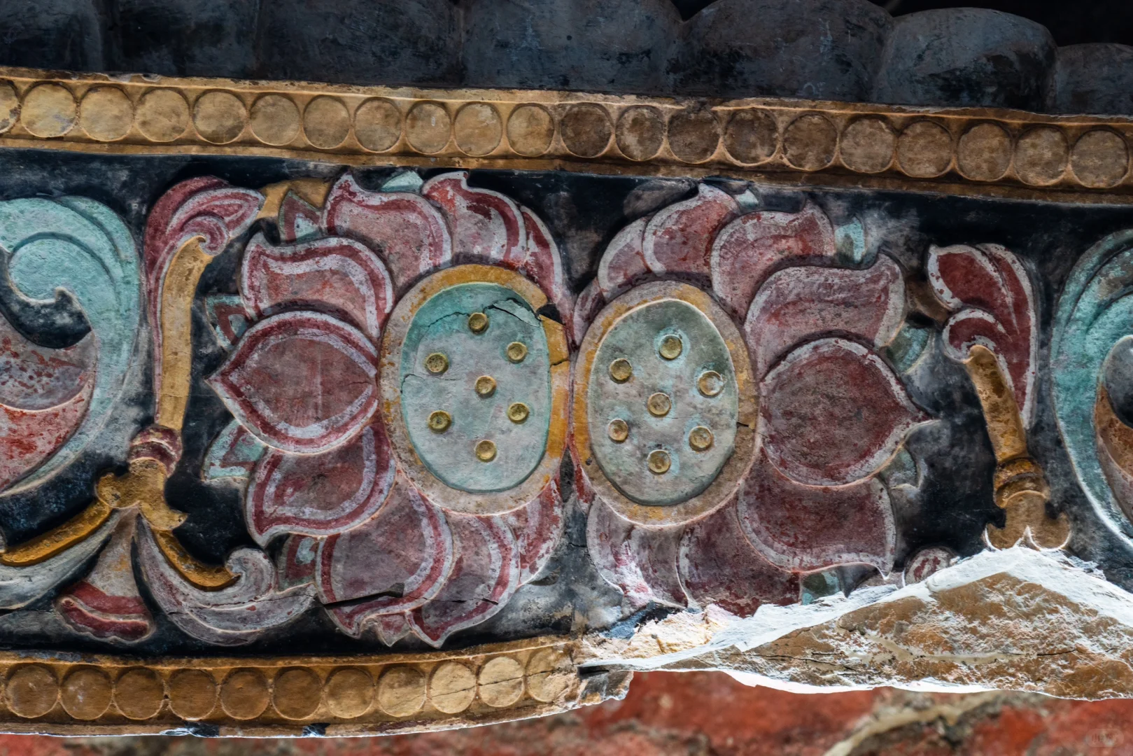 北齐的莲花在响堂山