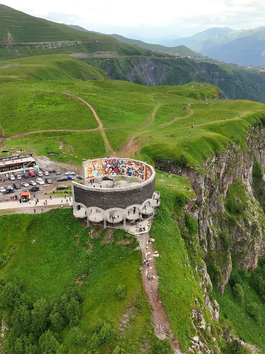 十一徒步|免签直飞格鲁吉亚，比瑞士还震撼