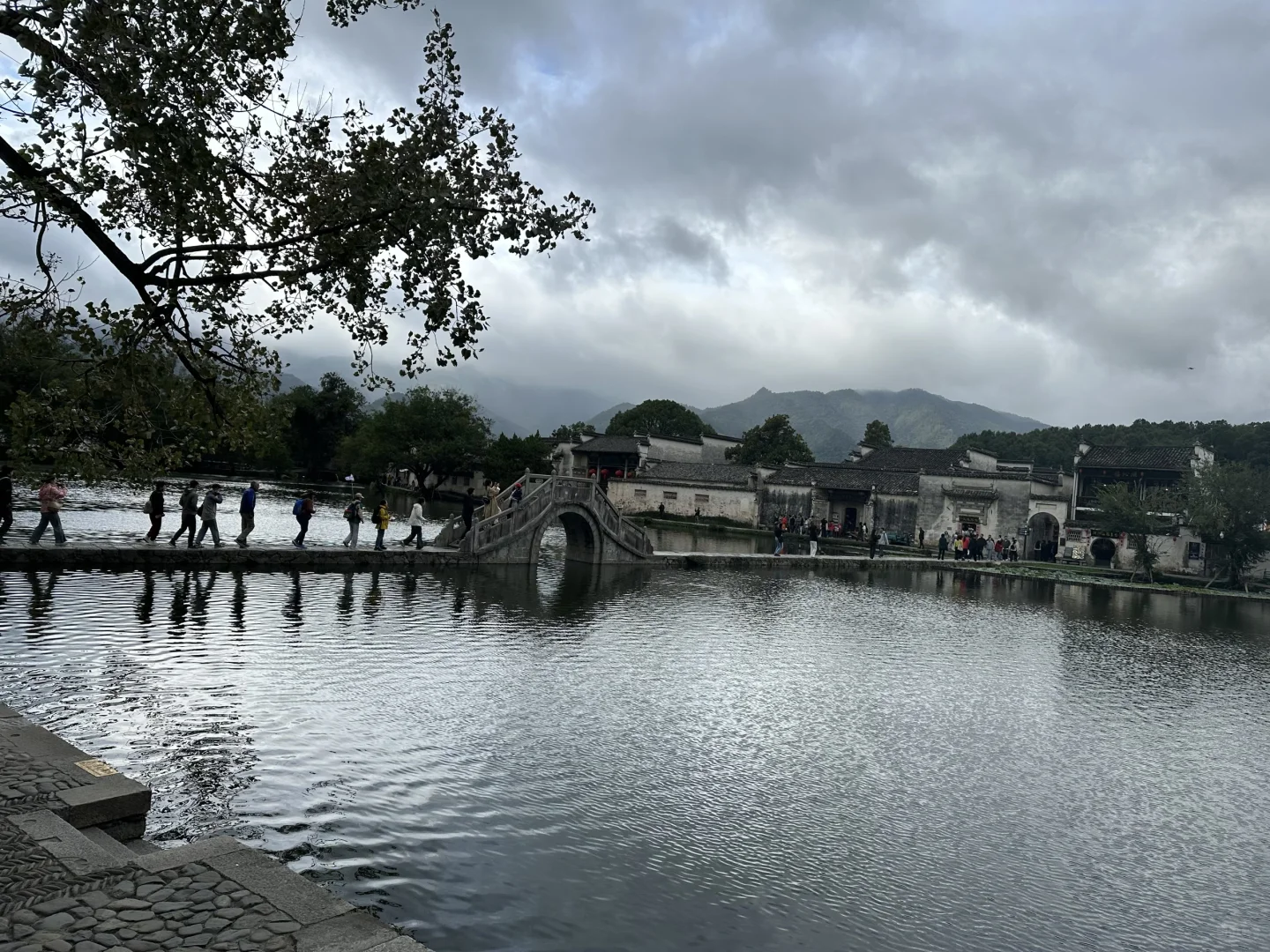 报告：宏村景区群秋意进度0.5% 20251021