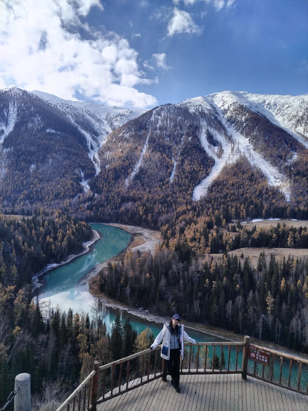 淡季的喀纳斯，人少景美，可以玩雪了