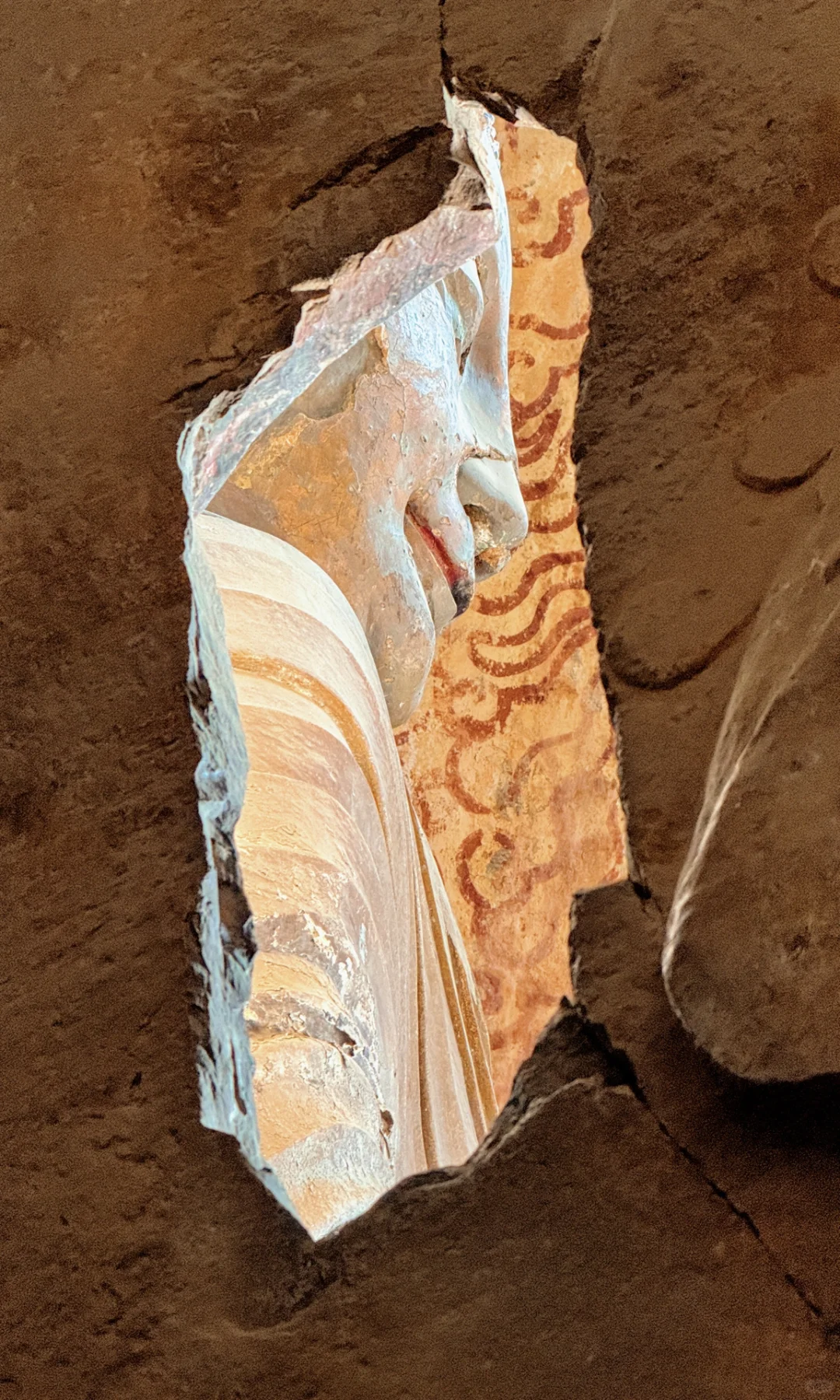 在这座三千年的古城外，我照耀到南北朝的光