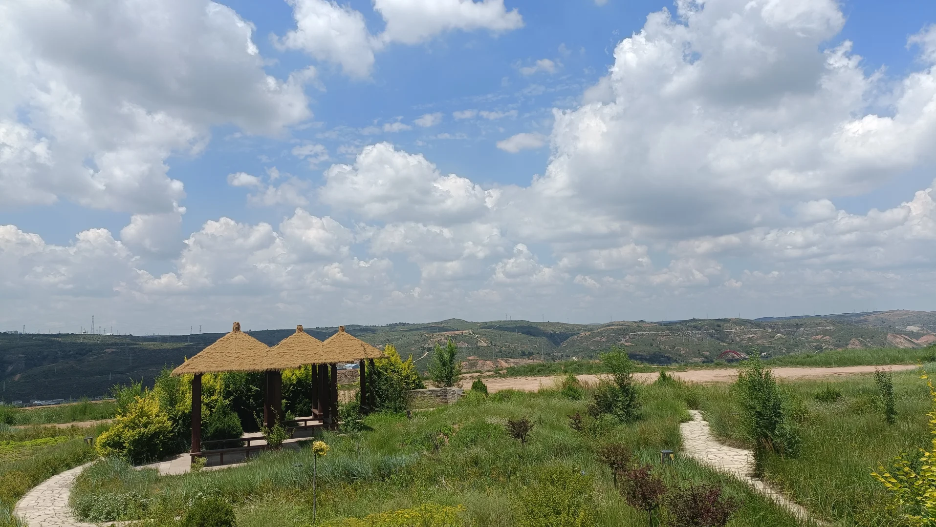 **《跟着小红书爆火！神木杨家城1日游攻略