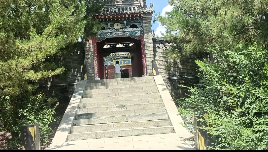 **《跟着小红书爆火！神木杨家城1日游攻略