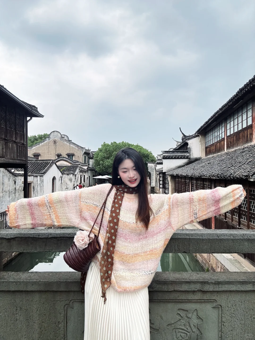 在乌镇拍的一些照片🍂（穿搭合集篇）
