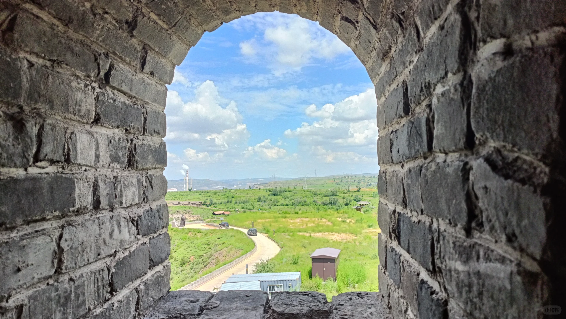 **《跟着小红书爆火！神木杨家城1日游攻略