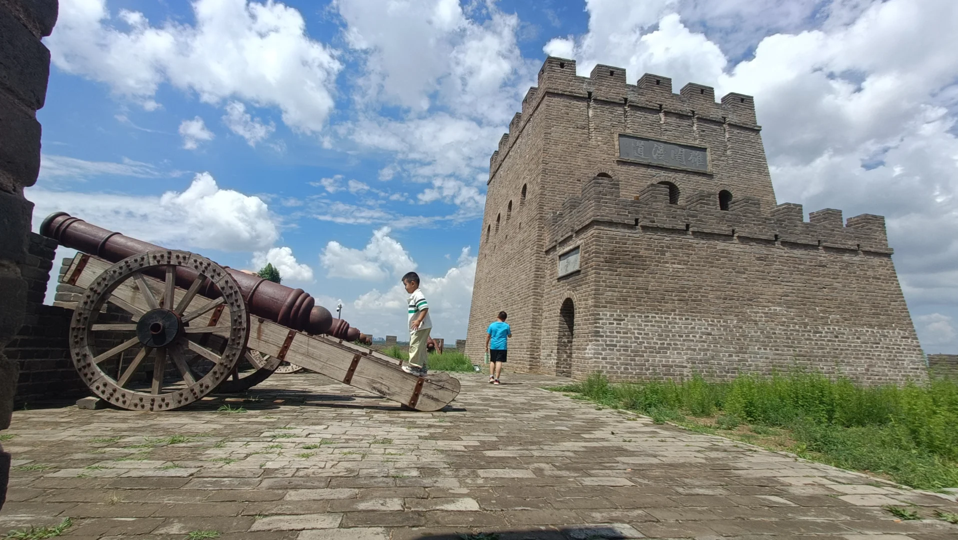 **《跟着小红书爆火！神木杨家城1日游攻略
