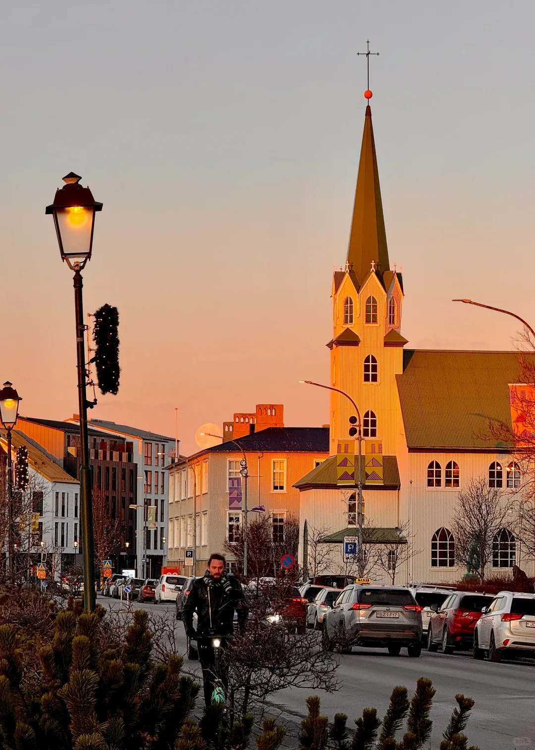 你可能不认识我，但也许看过我拍的live冰岛