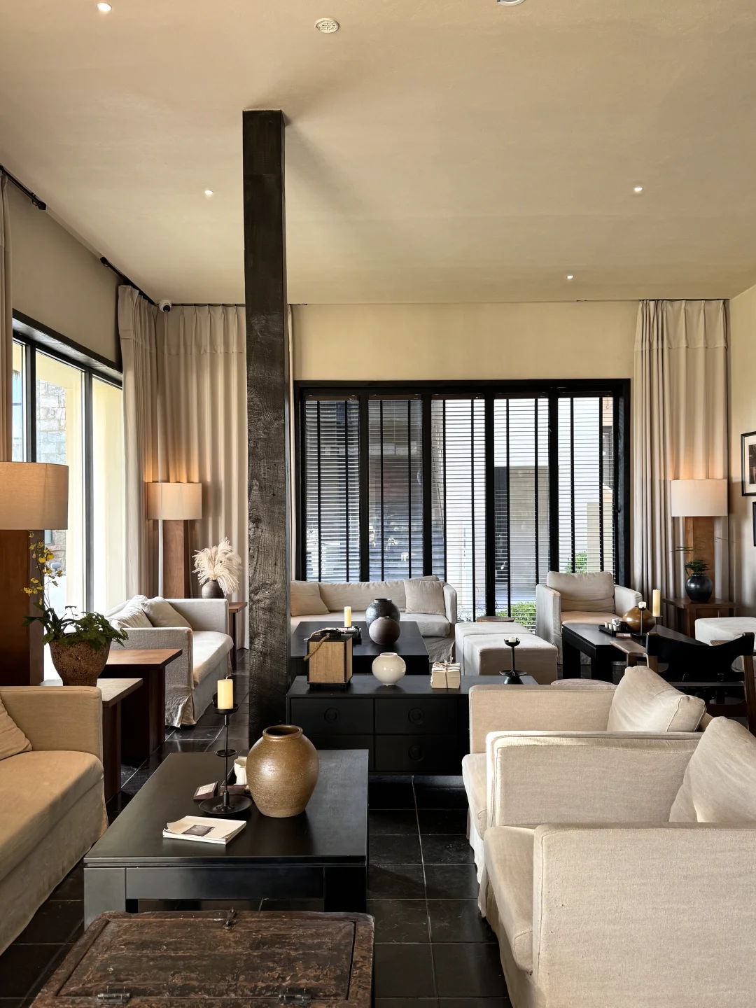 威海｜小石岛最值的10块钱！日落泳池咖啡店🍸