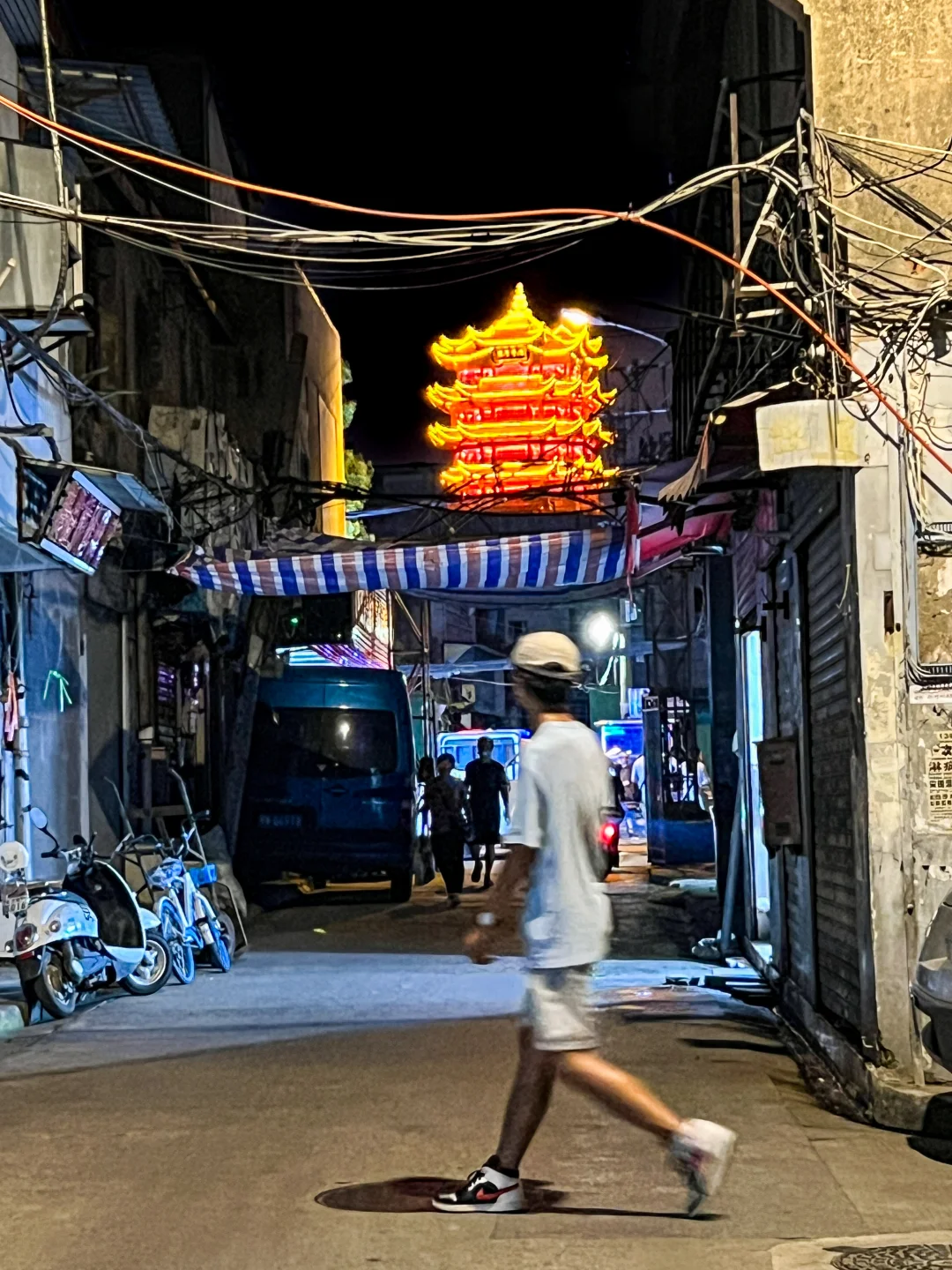 因为这1️⃣8️⃣张照片，我专门去了一趟武汉‼️