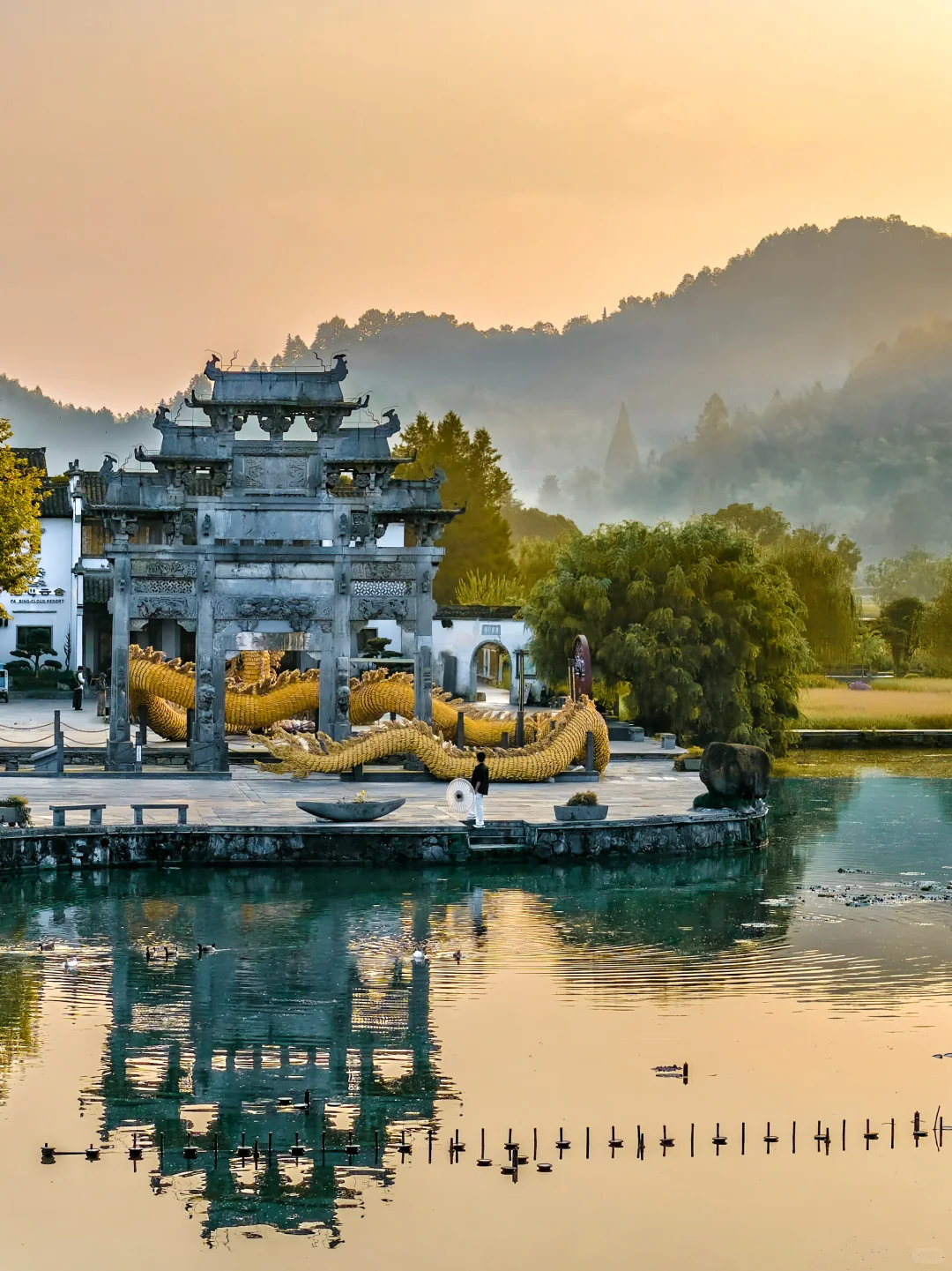 迄今为止😭我Z喜欢的秋日小城，真怕他太火🔥