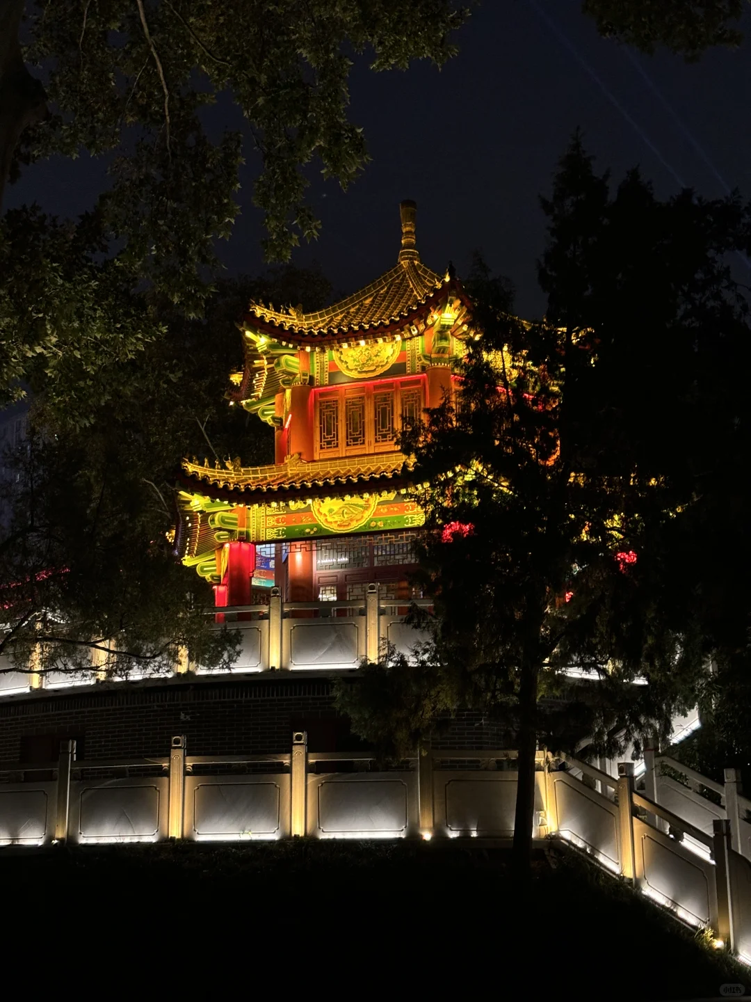 邯郸好地方啊，夜景挺好看，不白来哦！！