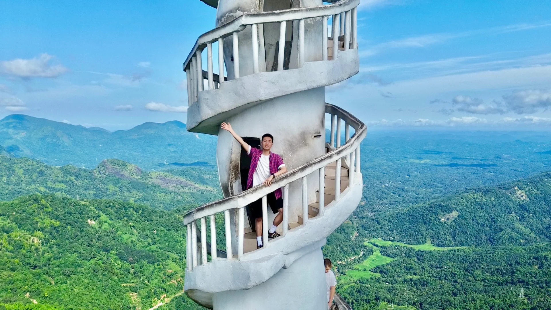 斯里兰卡的恐怖绝景塔！Ambuluwawa 天空之塔