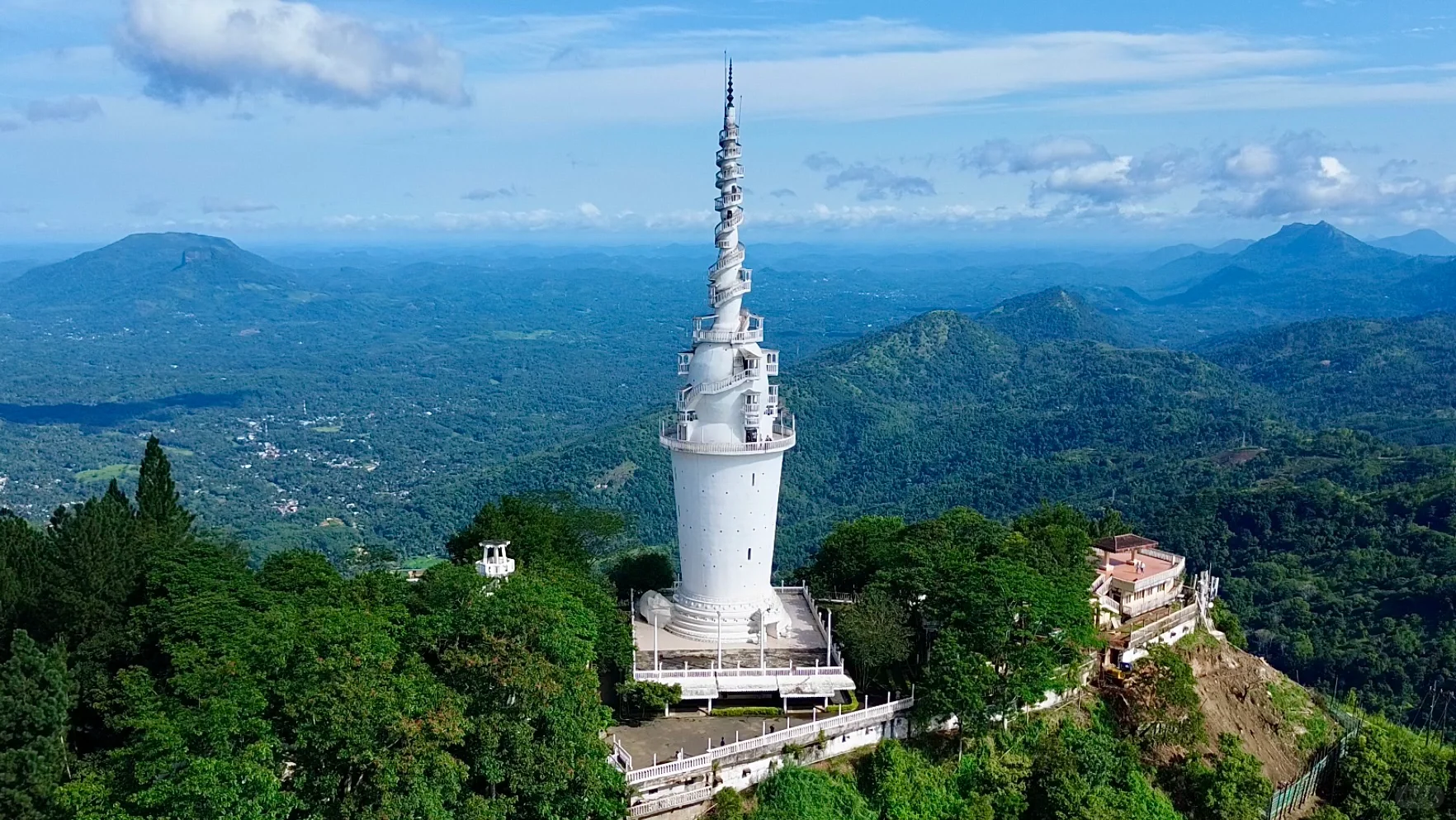 斯里兰卡的恐怖绝景塔！Ambuluwawa 天空之塔