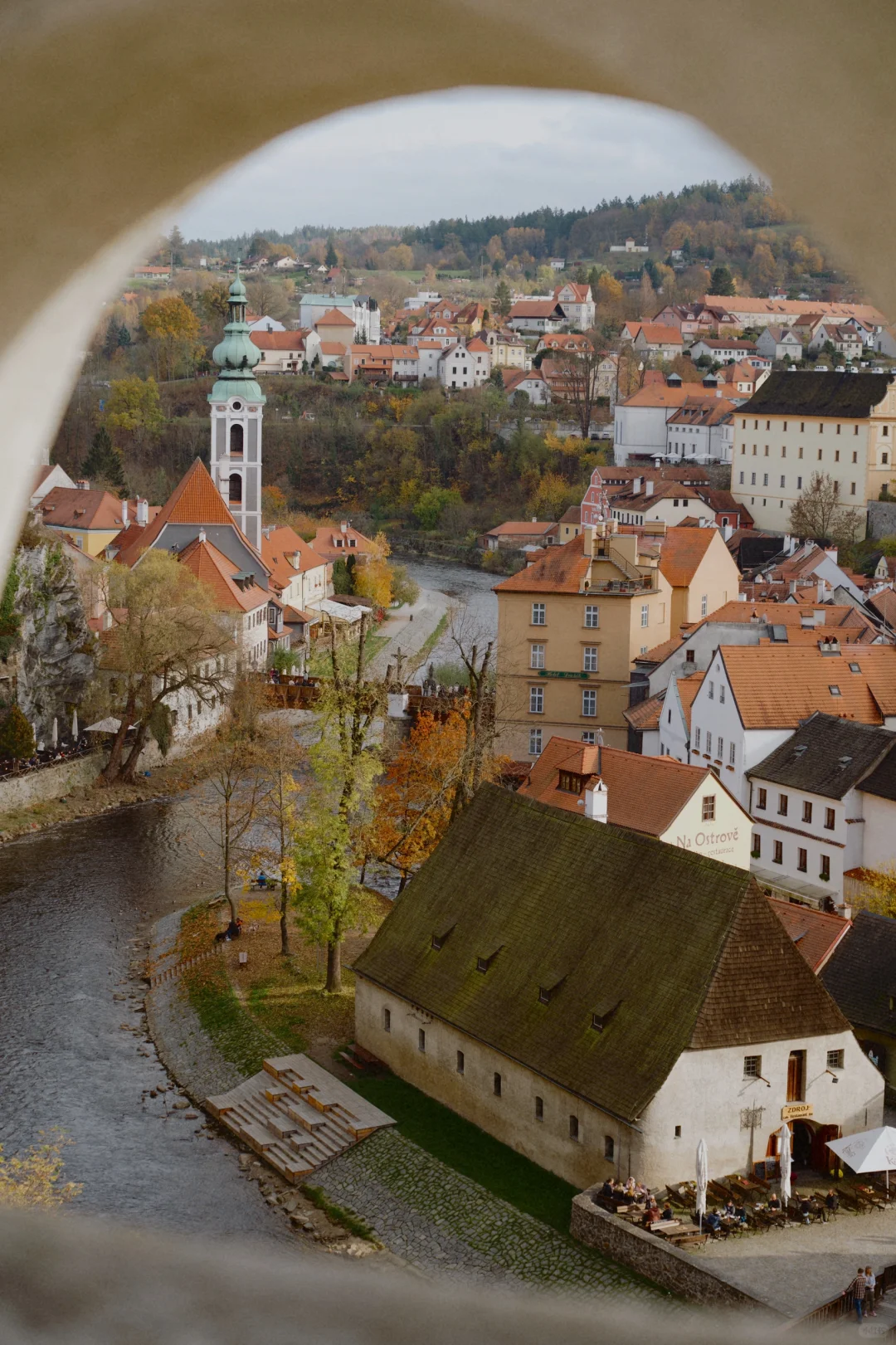 推开窗就是捷克小镇的风景🍂
