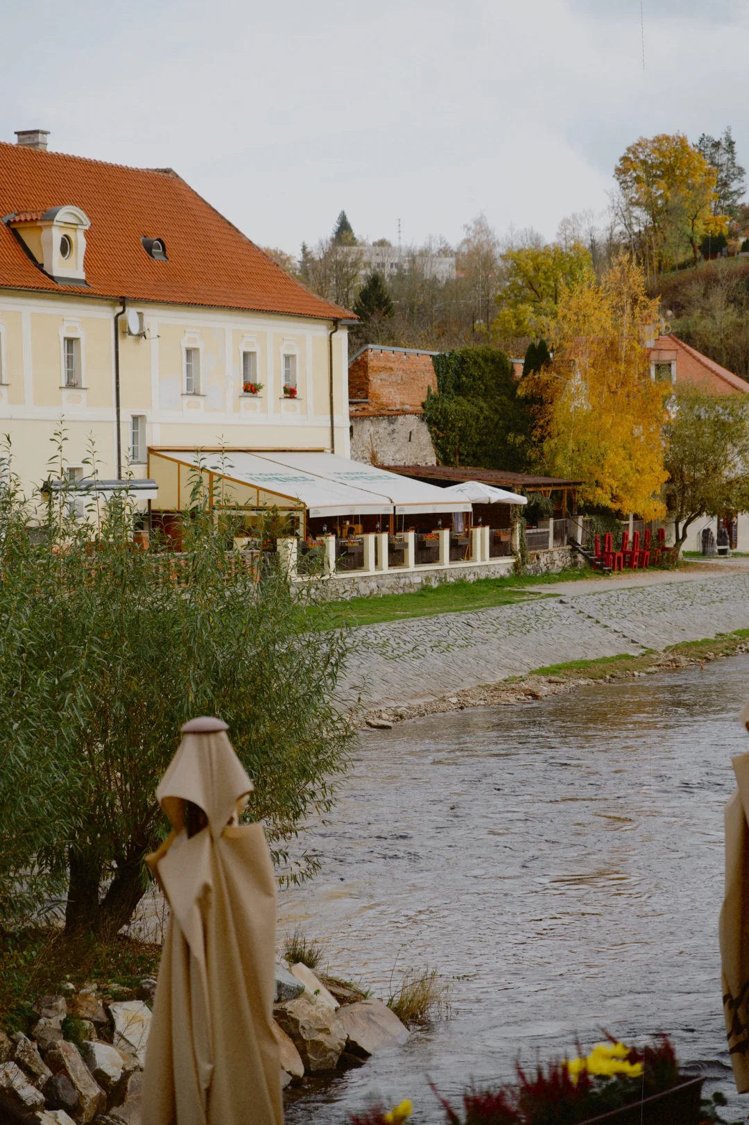 推开窗就是捷克小镇的风景🍂