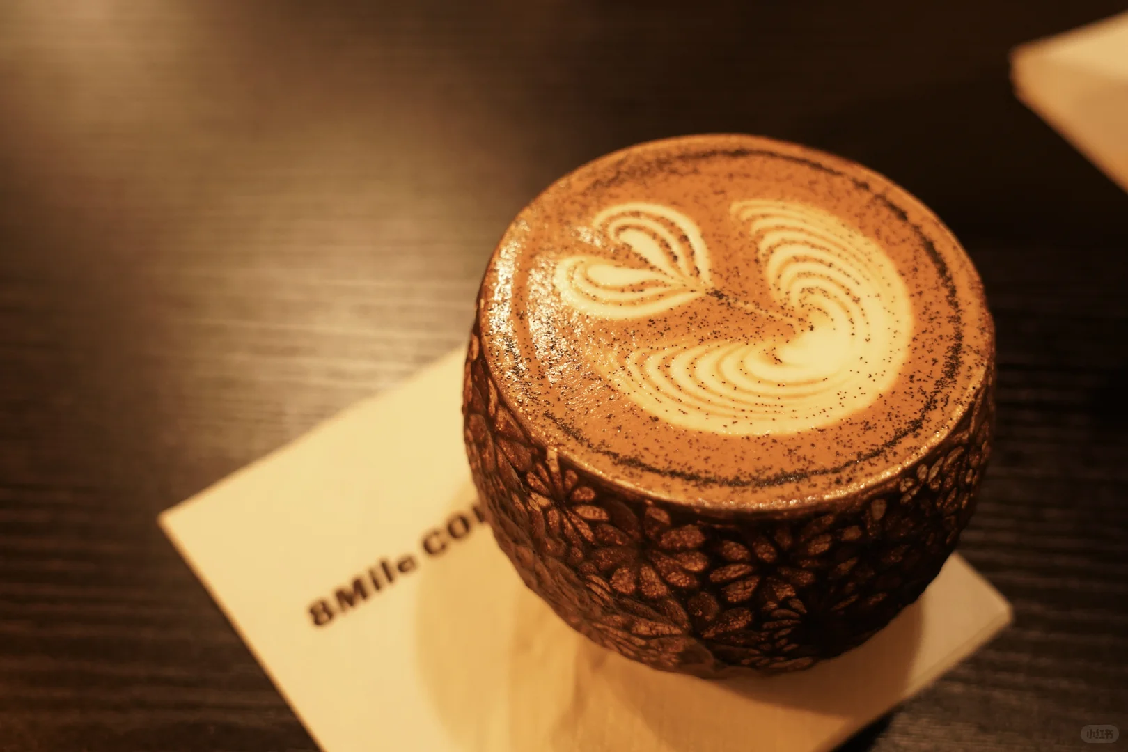 他说去咖啡店做旅游攻略