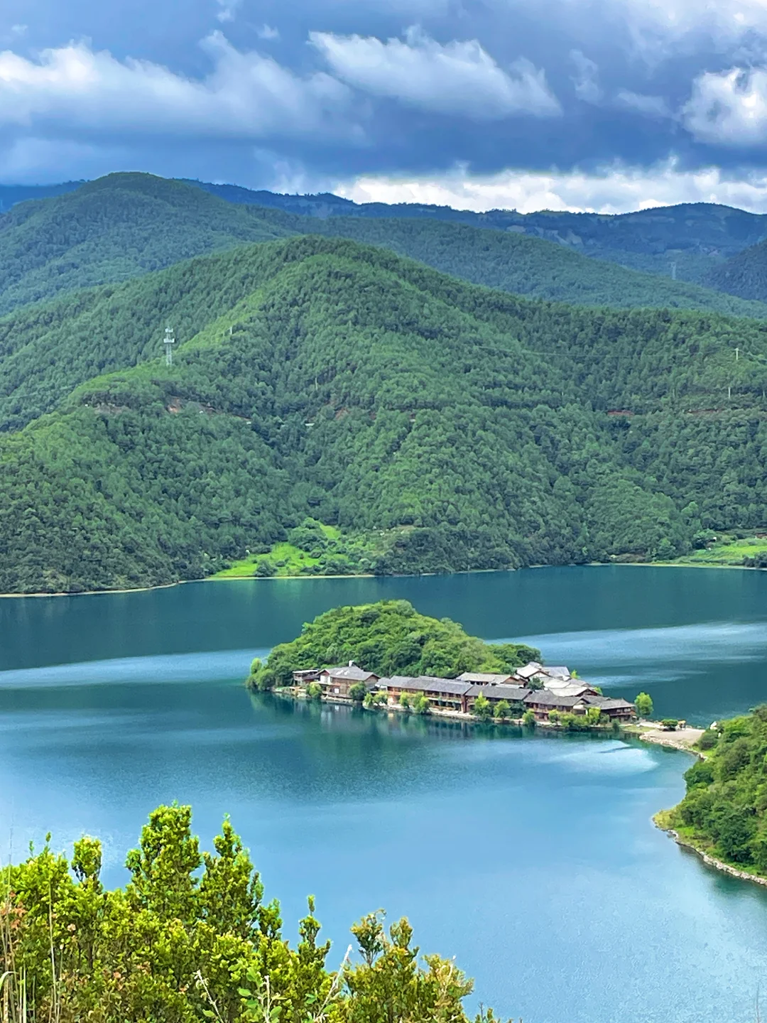 手机里的云川交汇——泸沽湖