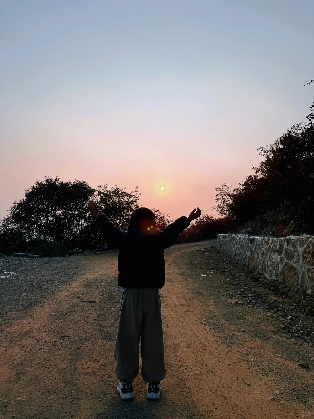 秋天来了，带孩子去爬山看红叶吧