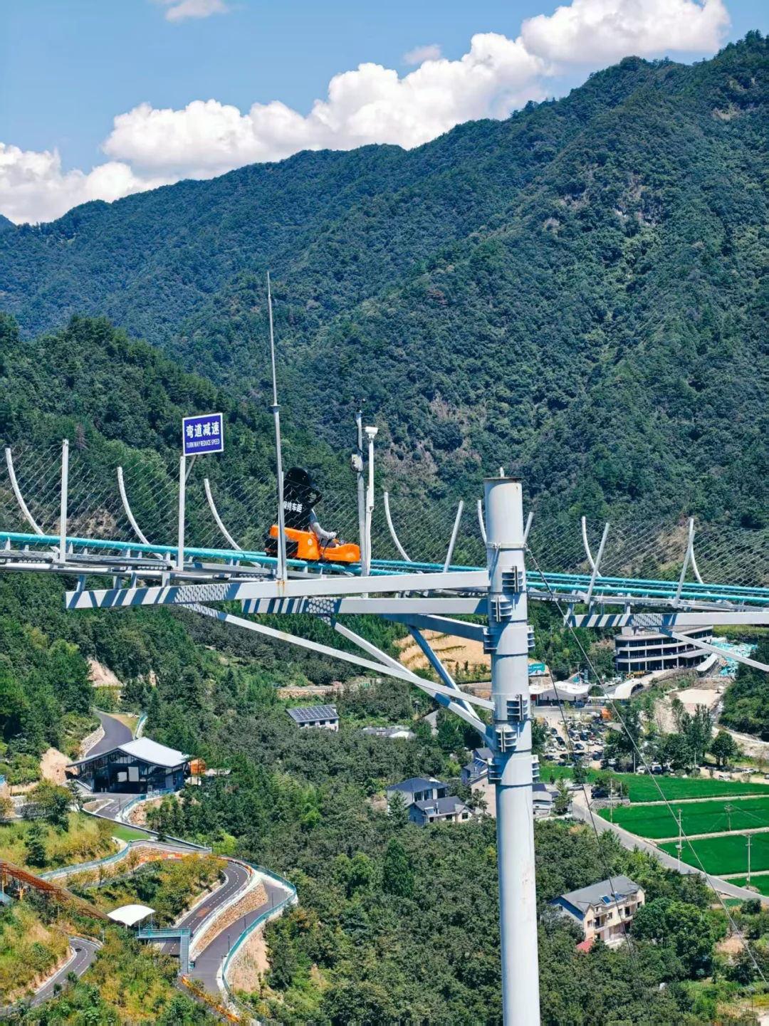 这个乐园简直是熊孩子的天堂！