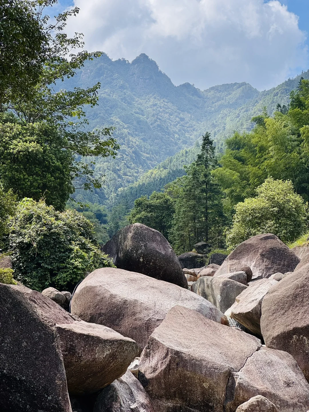 🫧柳州周边｜融水宝石绿的潭水也太美了⛰️