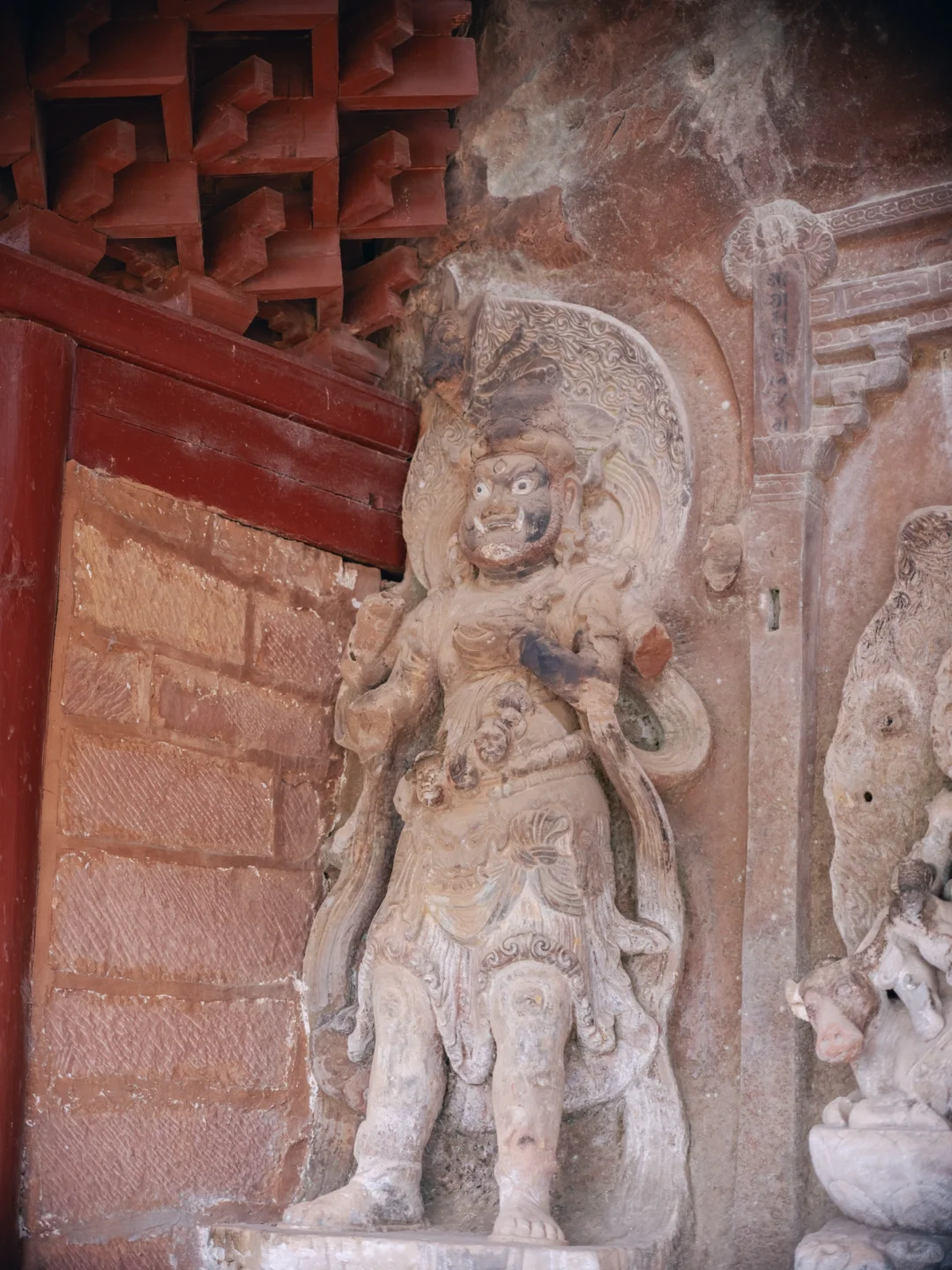 反向旅游太爽了，云南被严重低估的千年石窟