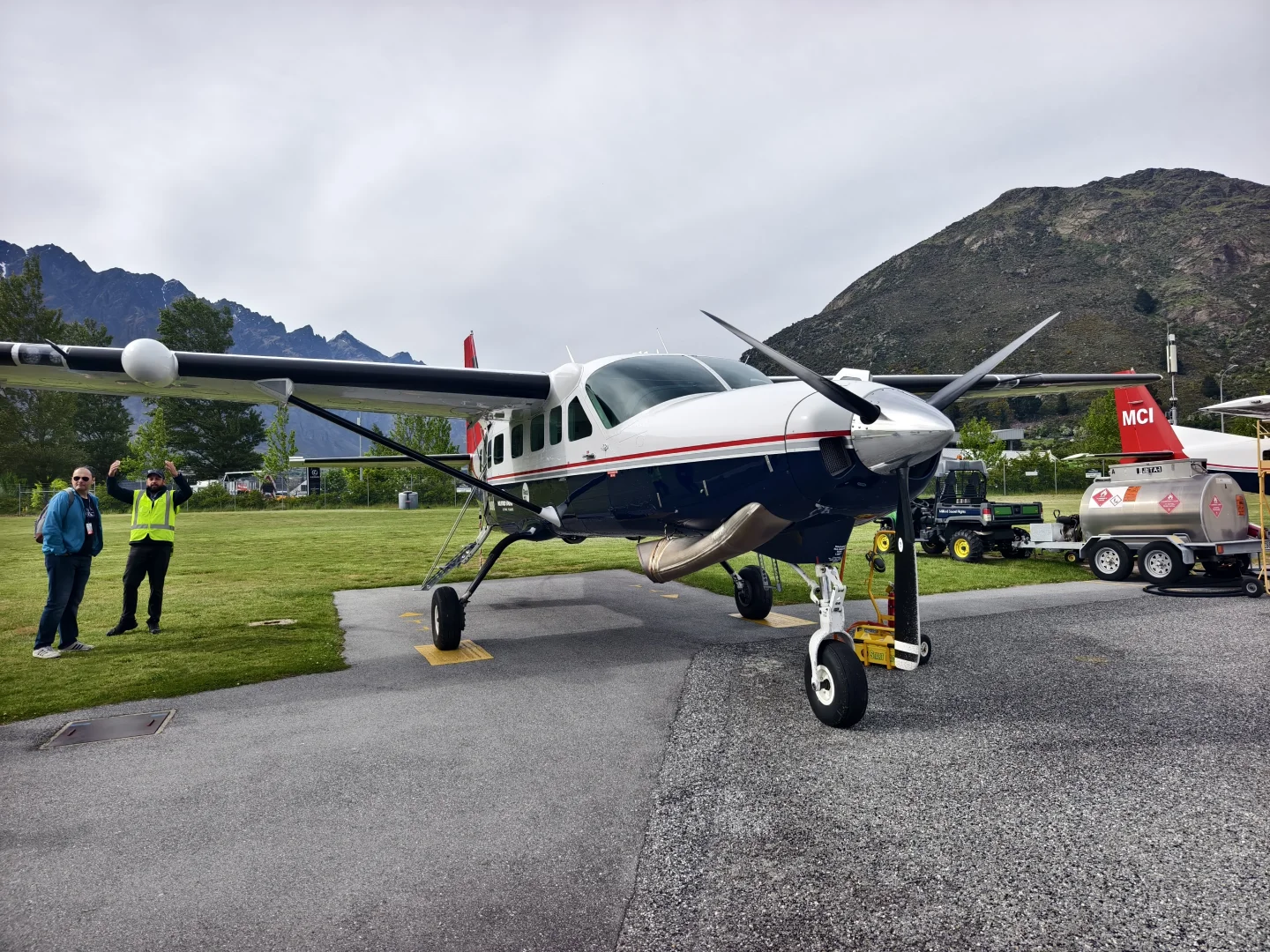 米尔福德峡湾出行之选择飞机值回票价