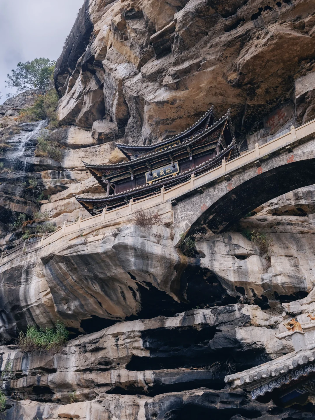 反向旅游太爽了，云南被严重低估的千年石窟